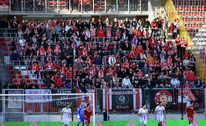 Megint beszóltak az ultrák a DVTK-nak
