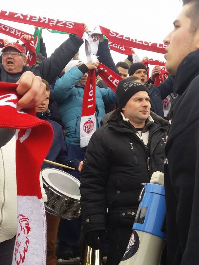 Keződik: Kikezdte a Sepsi szurkolóit a román sajtó