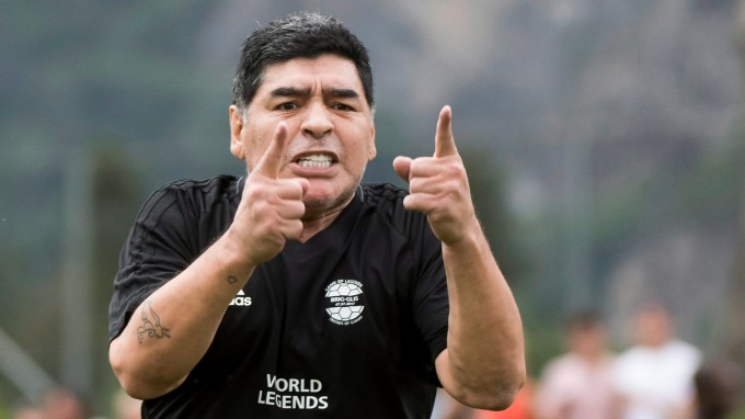 Maradonát újra kirúgták