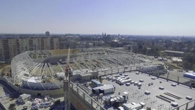 Újabb pazar drónfelvételek a Hali épülő stadionjáról