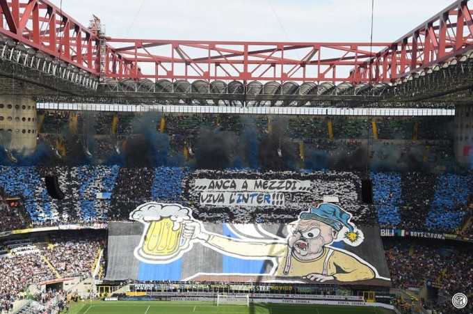 Kemény koreóval üzentek a kínai tulajnak a Milan ultrái - fotó