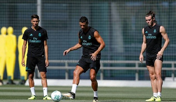 Elképzelhetetlen köténnyel alázta Ronaldo a csapattársát – videó