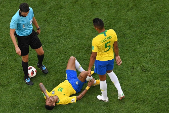Schmeichel azt hitte, hogy meghal Neymar