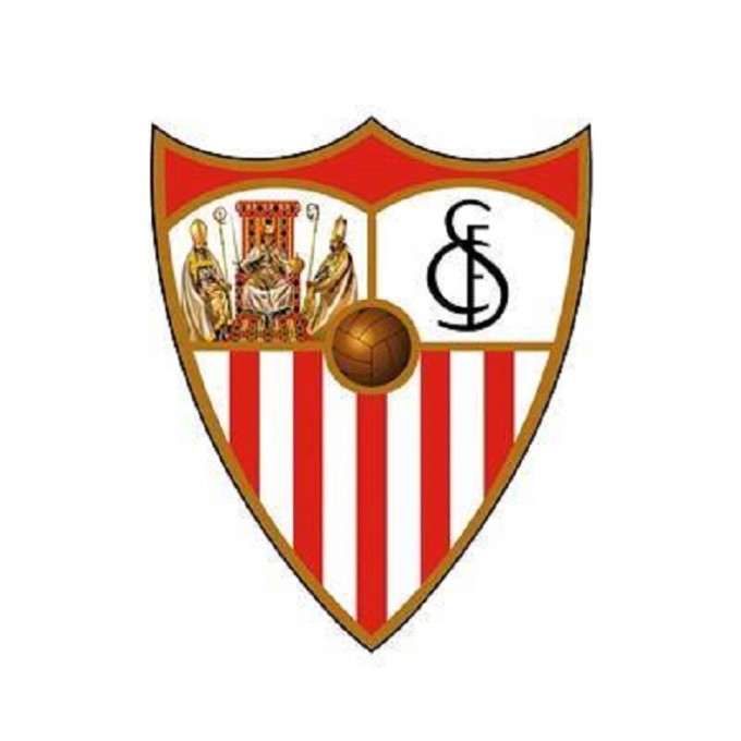 Az Újpest elleni meccs előtt mutatta be a Sevilla az új mezeit - videó