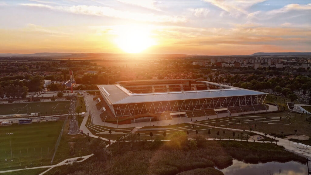 A Sóstói Stadion naplementében, a Fehérvár–DVSC mérkőzés helyszíne