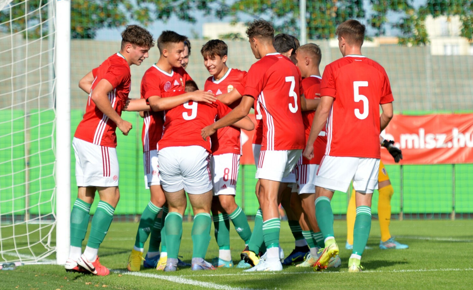 Hatgólos zakóval vérzett el az Eb-selejtezőn Magyarország